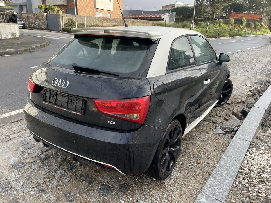 Audi A1  1600 TDI  Edicao Lda. 11/25 Black Wite