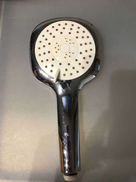 Lot of 4 Shower Heads64739844575235123