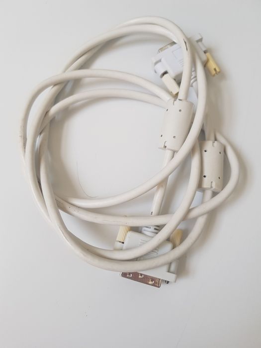 Cabo DVI em bom estado