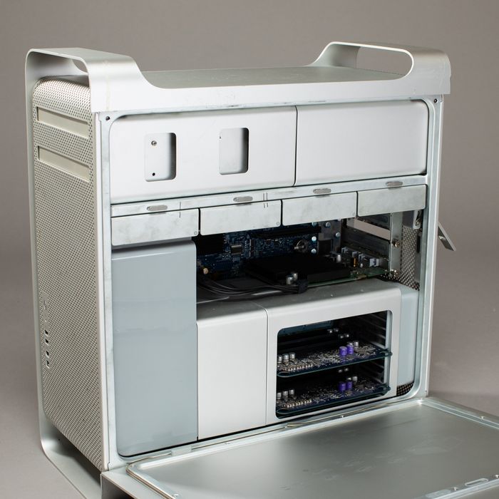 Mac Pro A1186 w dobrym stanie