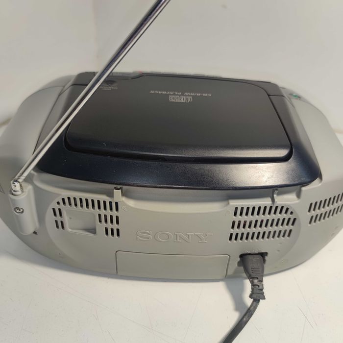 Sony CFD-S01 Portable Boombox Radio Am/Fm Cassete e CD