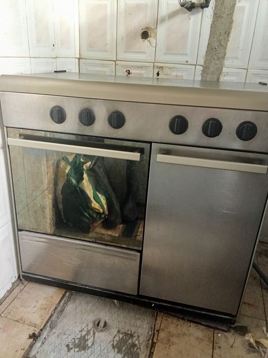 Fogão a gás usado mas em bom estado