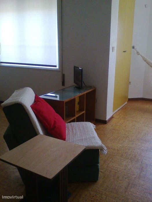 Estúdio - localizado em Santo Ildefonso Porto