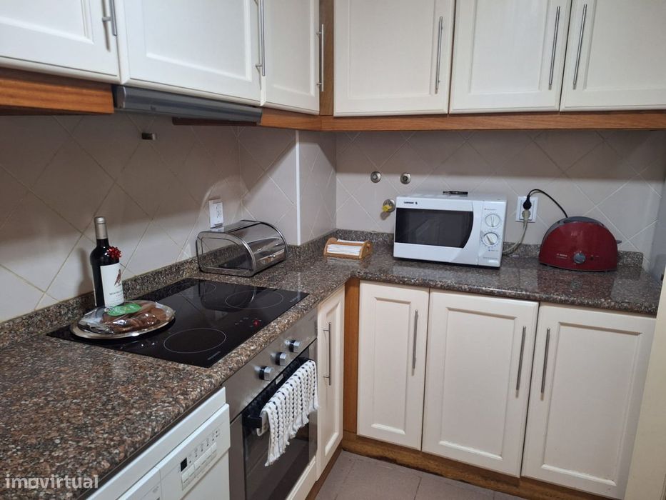 Apartamento T3 Duplex Renovado com Garagem | Ribeira Brava, Madeira