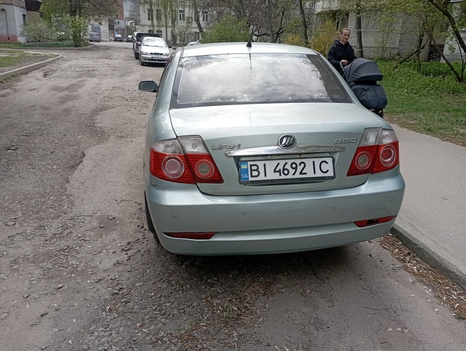 Продам машину Lifan 520