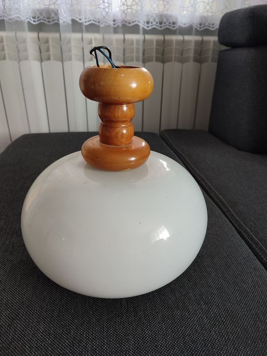 Drewniana lampa do kuchni