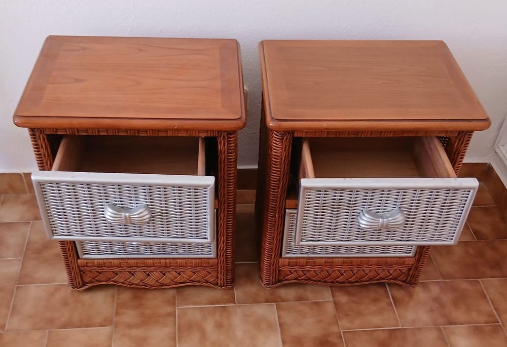 2 Mesinhas Cabeceira / Bedside Tables