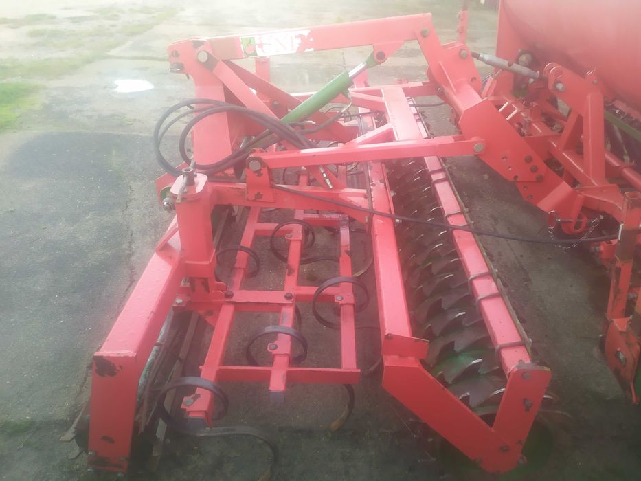 Agregat uprawowo-siewny UNIA 3/900D
