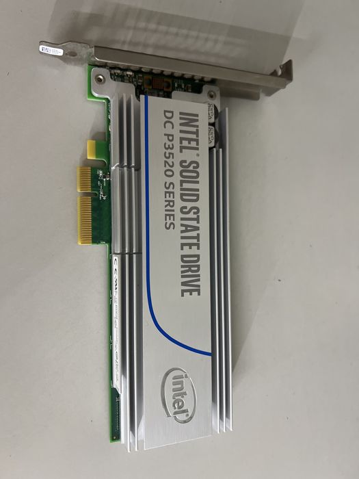 SSD Intel DC P3520 de 1,2TB