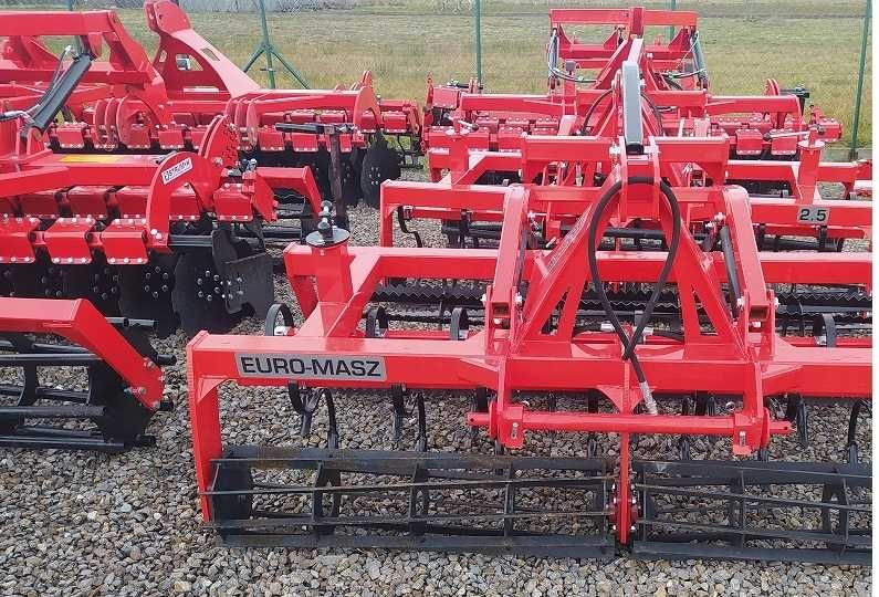 Agregat uprawowo siewny HYDROPAK przedni wał siewny TRANSPORT