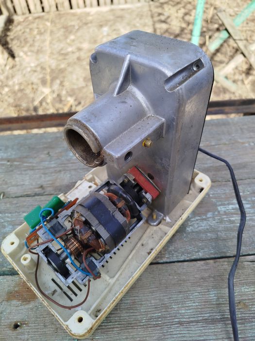 Продам редуктор в сборе от мясорубки Элвос, Помощница . Южанка..