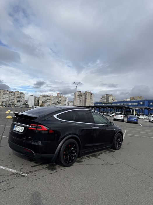 Тесла модел х 84км родного пробега