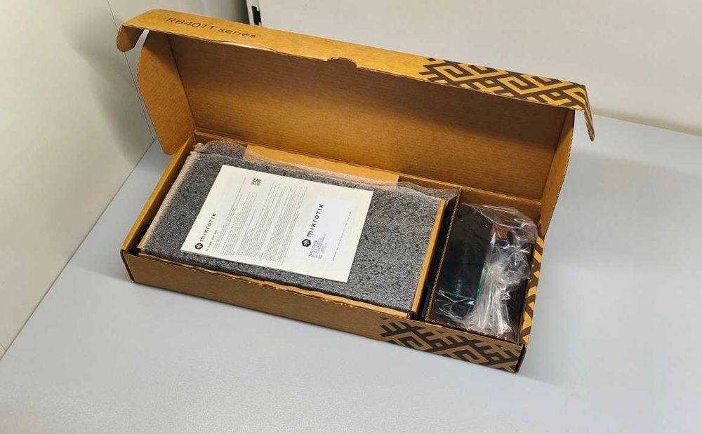 Мощный Mikrotik RB4011iGS Gigabit SFP usb LTE Роутер 10портов