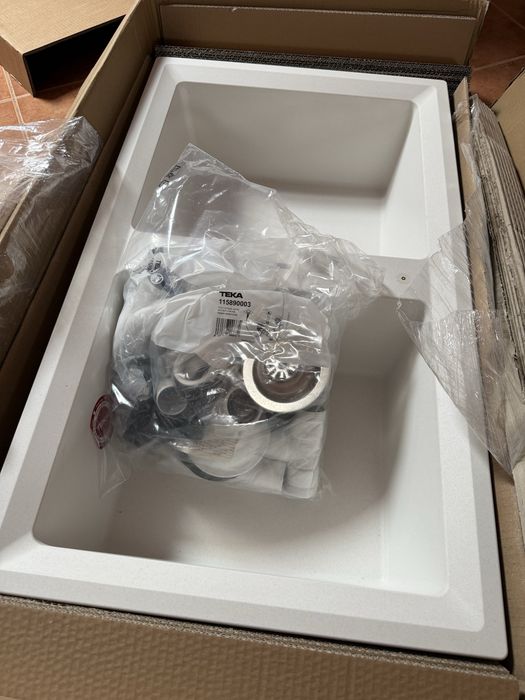 Vendo pia dupla marca Teka novo