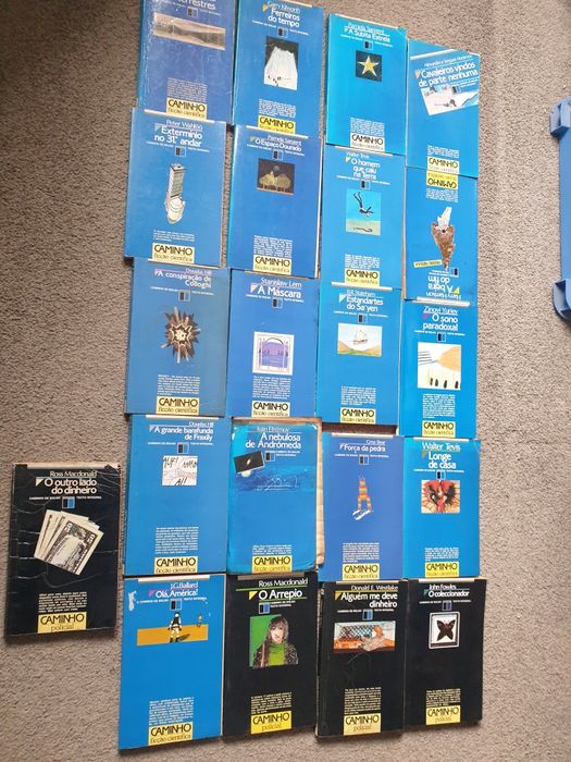 Diversos livros antigos