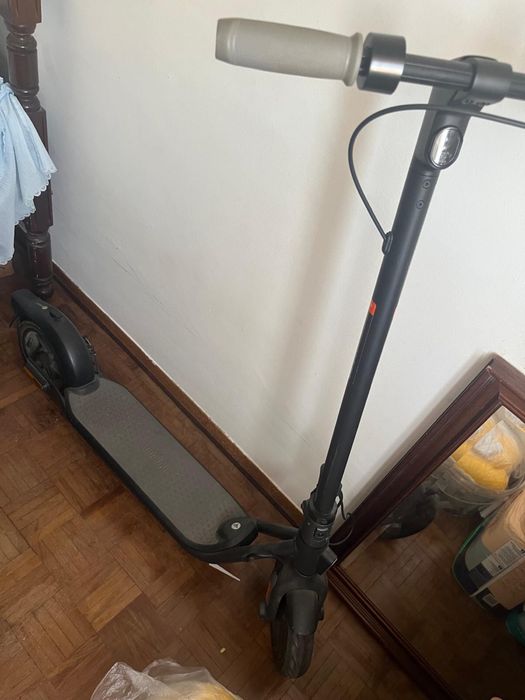 Trotinete Ninebot Segway F25E