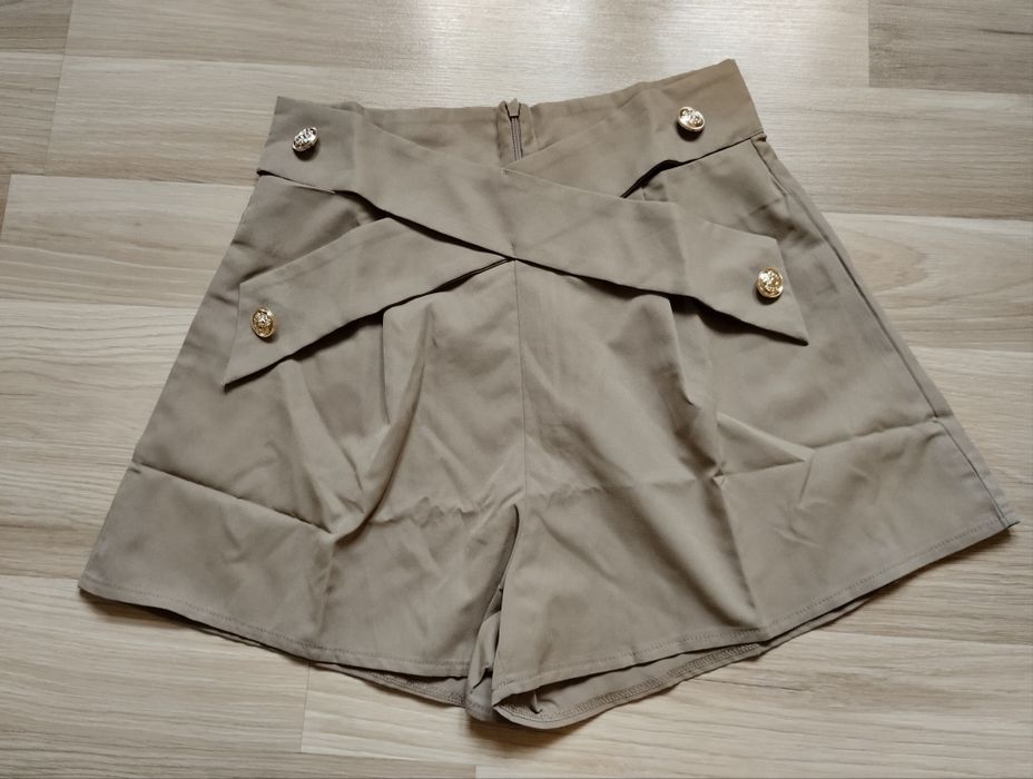 Nowe spodenki M, Shein
