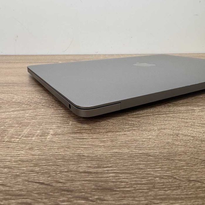 Apple MacBook Pro 2020 13" M1 / 8Gb / SSD 512Gb акб:88% (код: M1244)