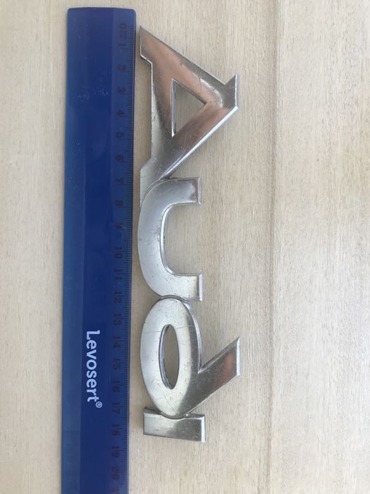 / Letras / simbolo audi em aluminio