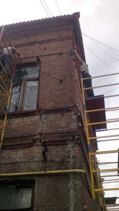 Стяжка та зміцнення стін будинків. Верхньодніпровськ.