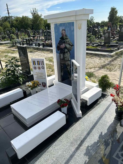 Гранітні памятники для військових,  працюємо без передоплати