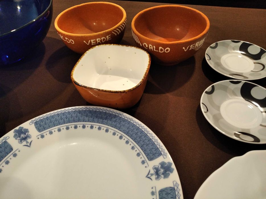 Lote de 14 peças de loiça