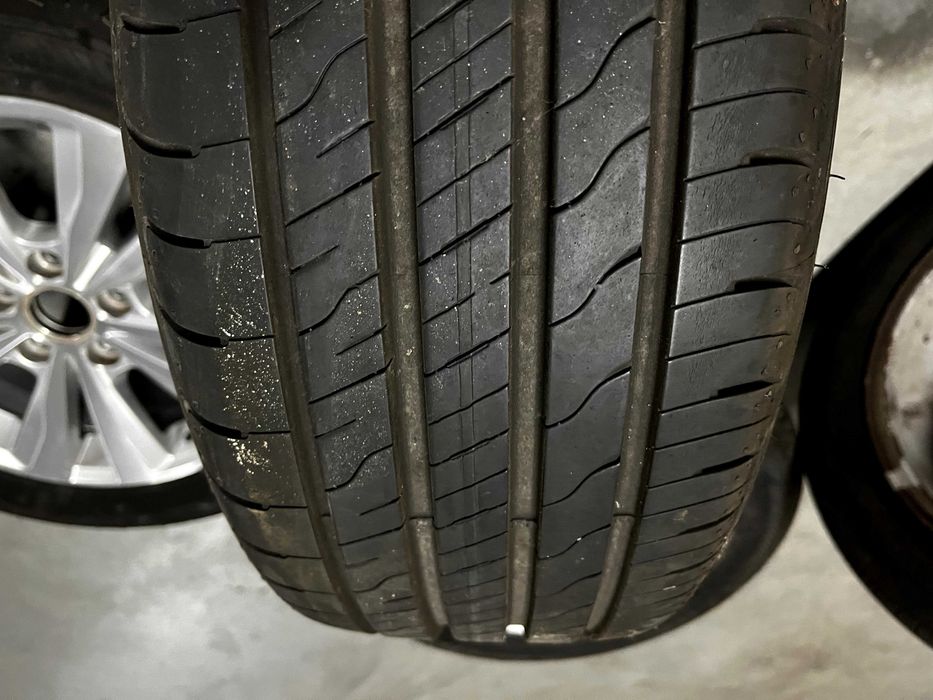 Jantes Volkswagen Golf 7 com 4 pneus novos Goodyear Efficientgrip Performance2 205/55 R16 91 V
