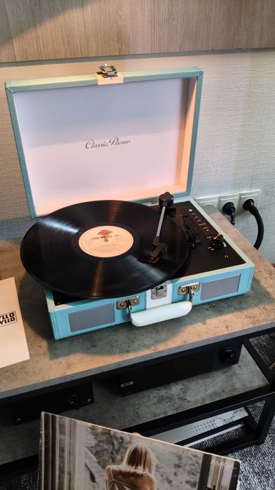 Програвач вінілу Lenco TT-110BUWH