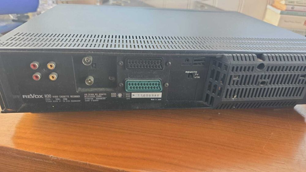 Leitor de VHS Revox H30