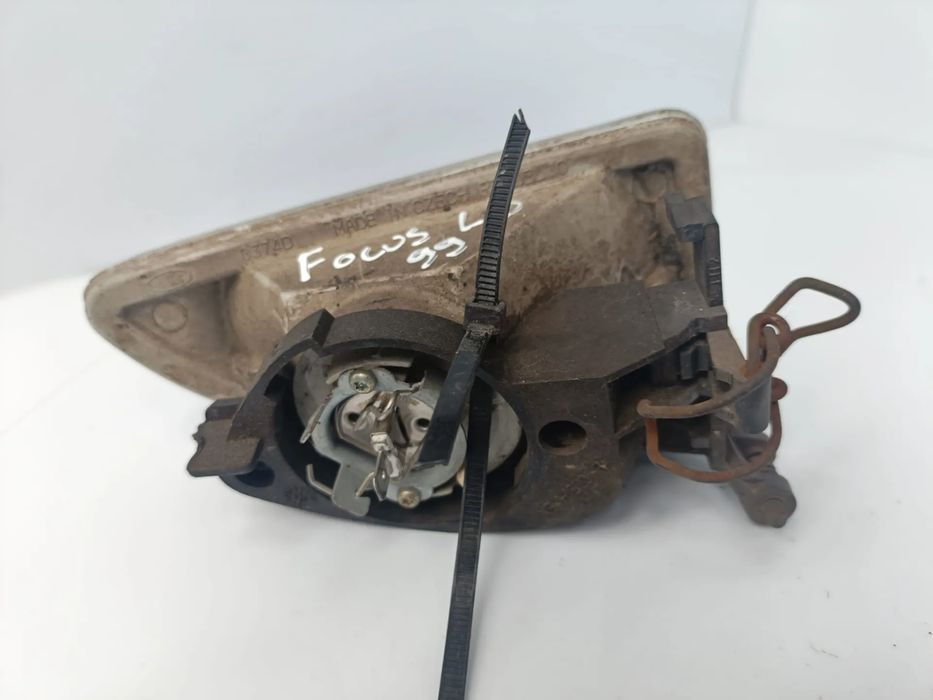 Farol nevoeiro frente direito FORD Focus I Carrinha (DNW)