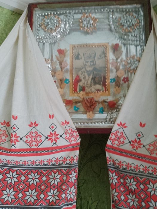 Старинные иконы, большие.