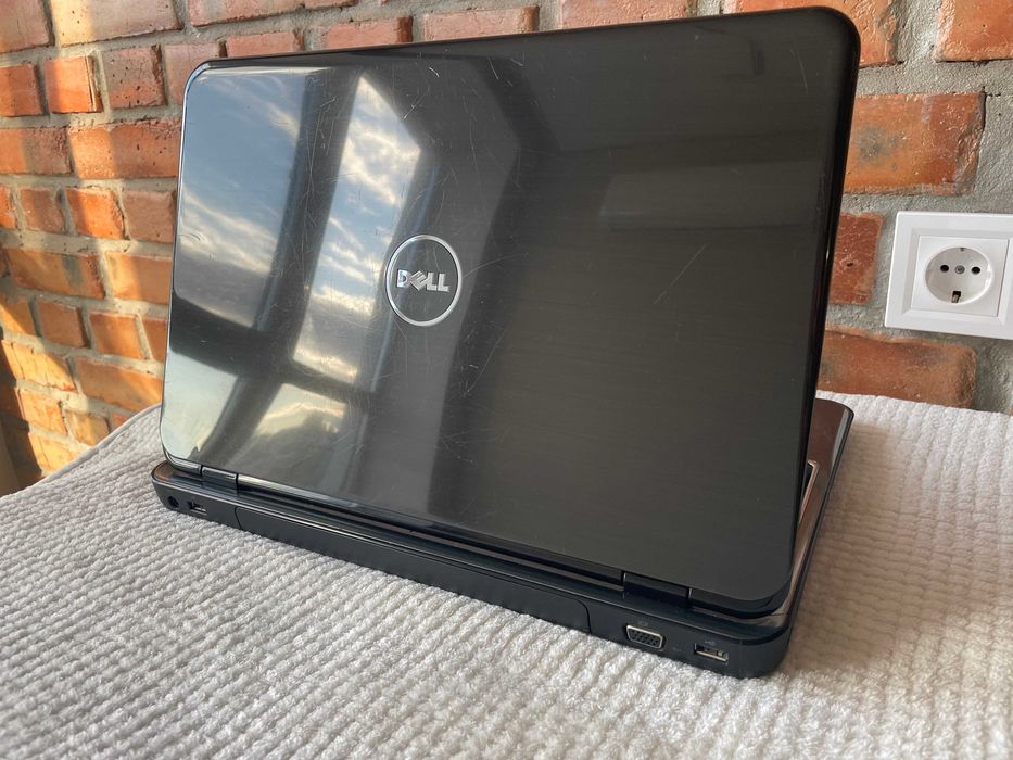 Ноутбук Dell Inspiron N5010, i7-640M 2.80 ггц, 4гб ОЗУ.