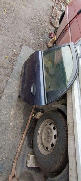 Продам задние двери на Ланос
