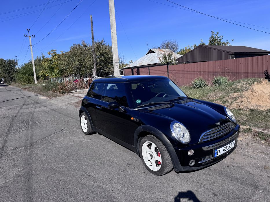 Mini Cooper.        .