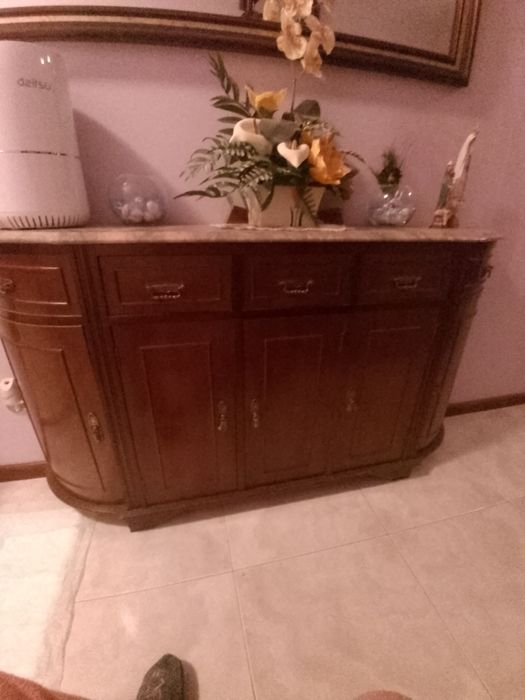 Sapateira usada em bom estado.