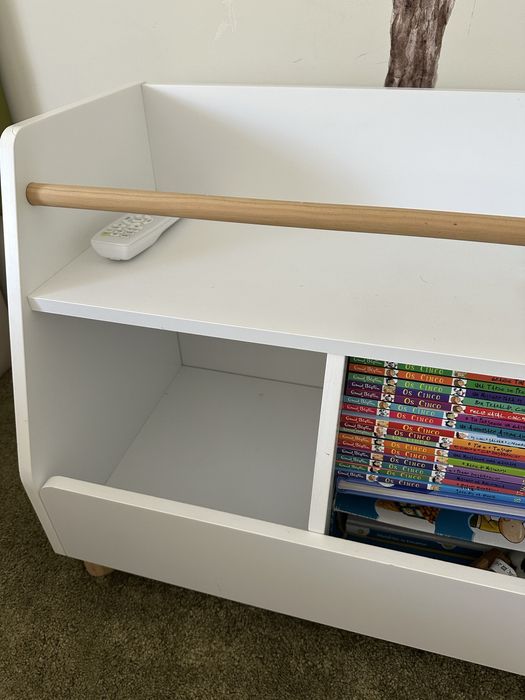 Mesa cabeceira infantil