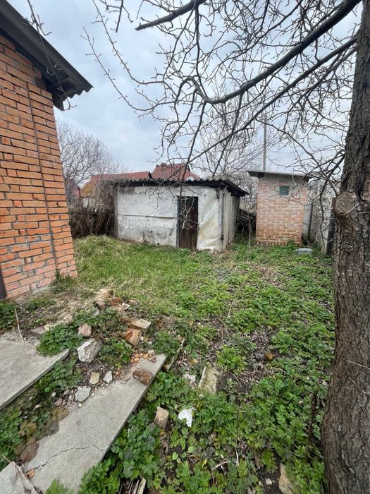 Частина будинку Тараща