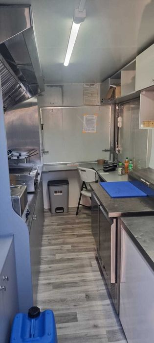 Przyczepa gastronomiczna na sprzedaż z miejscem.