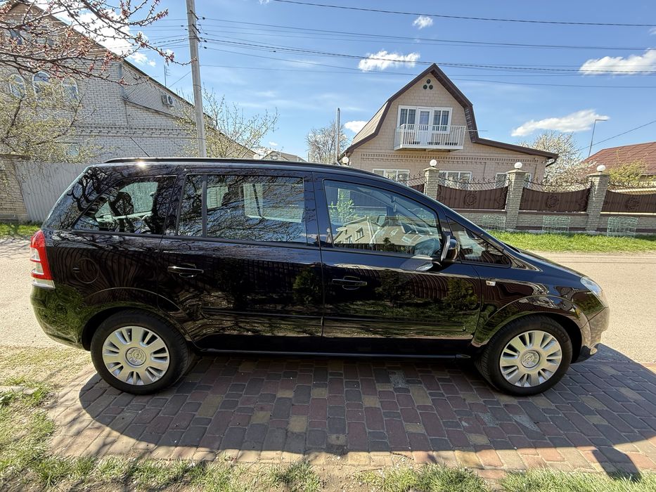 Opel Zafira з Німеччини Розмитнена 7 місць
