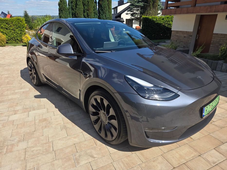 Tesla Model Y Tesla Model Y Performance AWD