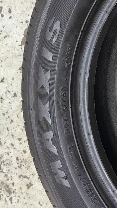 Pneus 175/60r16 Maxxis Mecotra 3 com 95% de piso