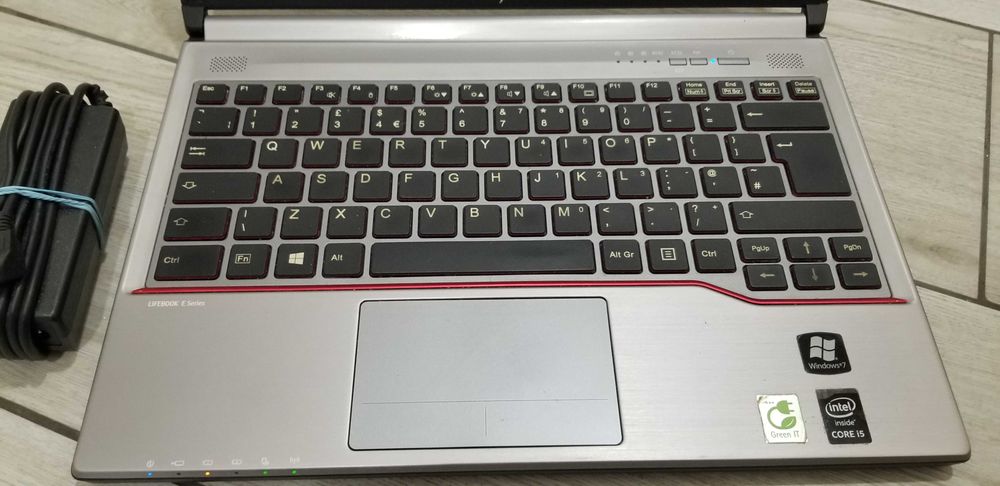 Ноутбук Fujitsu Lifebook E734 / Intel Core i5-4210M/8 /128 Gb