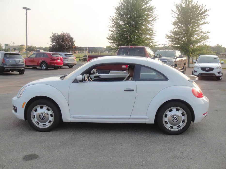 Volkswagen Beetle      2015