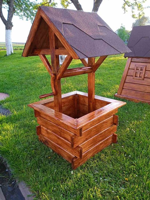 Продам декоративний колодязь.