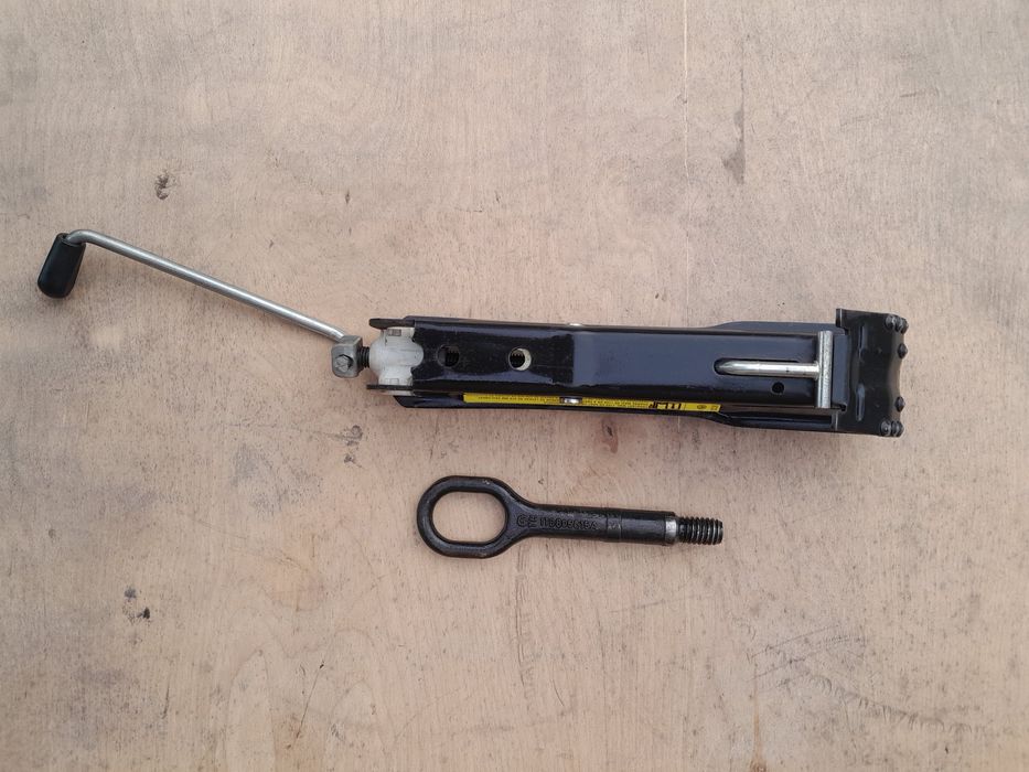 Домкрати: WV.ford. пежо, рено, лексус,сітроєн, ауді, опель,авео,шкода.