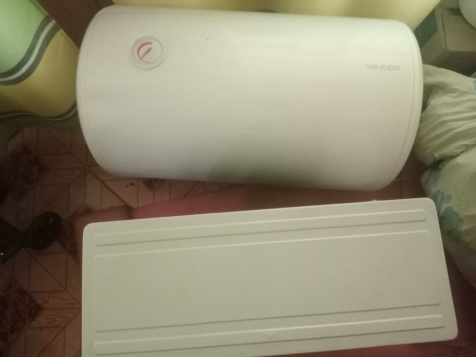 Продам Б/У кондиционер, и водонагревательный бак 80л.