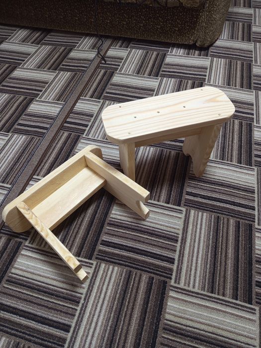 Табурет дерев'яний