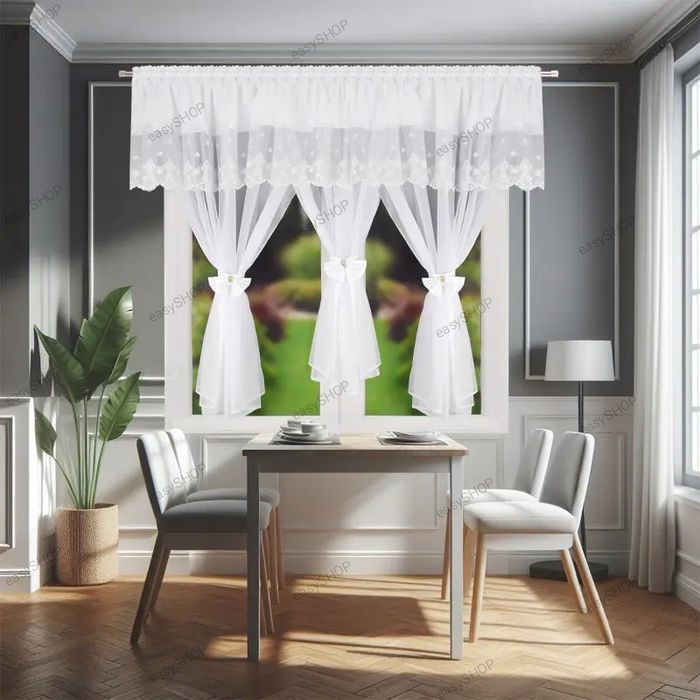 Gotowa firana z wiązaniami i kokardami