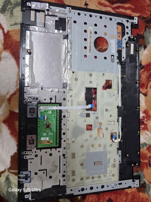 верхня частина  Packard Bell 17 дюймов в дуже хорошому стані