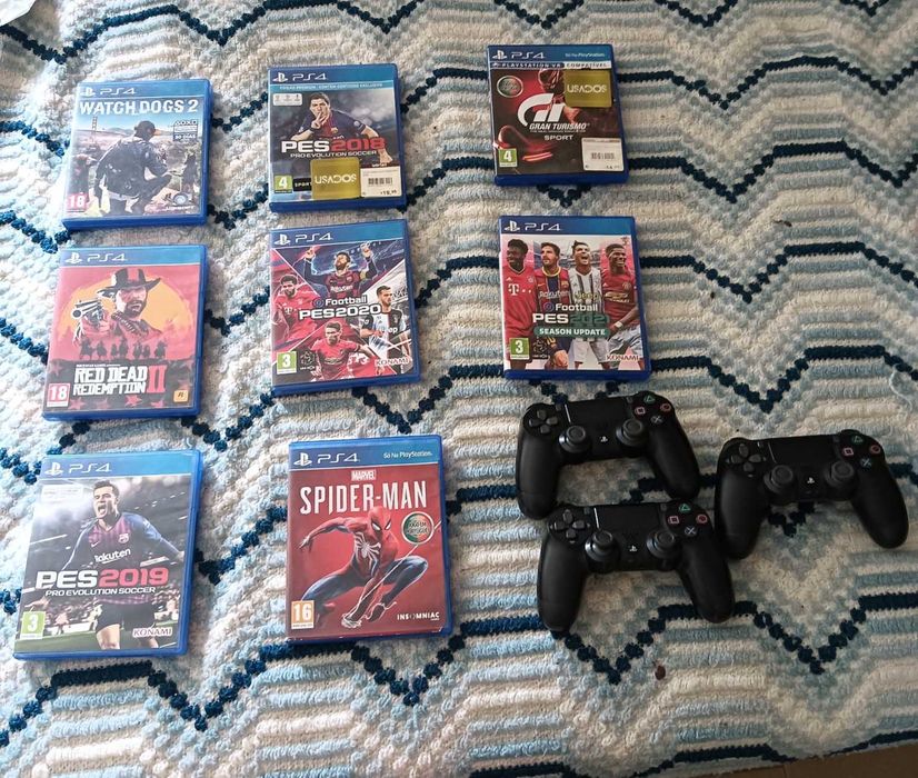 Vendo PS4 500 gb com jogos